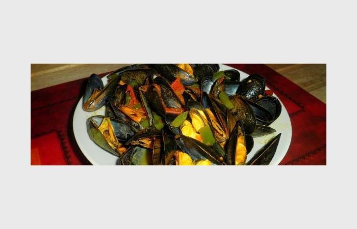 Régime Dukan (recette minceur) : Moules à l'indienne #dukan https://www.proteinaute.com/recette-moules-a-l-indienne-10598.html