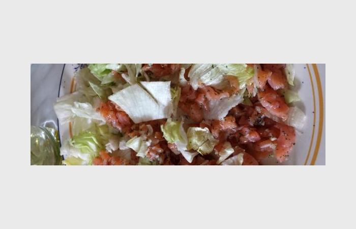 Rgime Dukan (recette minceur) : Salade de tartare de saumon #dukan https://www.proteinaute.com/recette-salade-de-tartare-de-saumon-10800.html