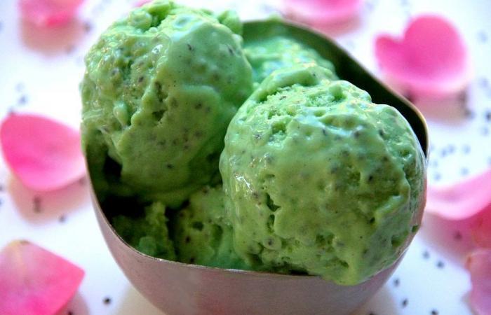 R�gime Dukan (recette minceur) : Glace pandan et graines de basilic #dukan https://www.proteinaute.com/recette-glace-pandan-et-graines-de-basilic-10905.html