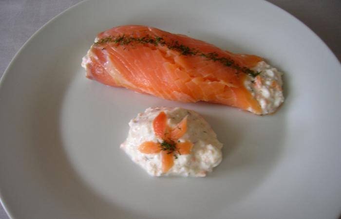 Roul� de saumon � la cr�me de surimi