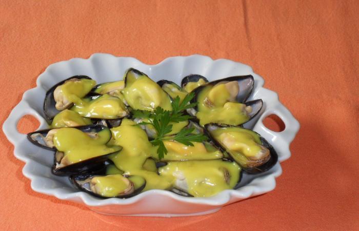 Régime Dukan (recette minceur) : Moules au curcuma #dukan https://www.proteinaute.com/recette-moules-au-curcuma-11086.html