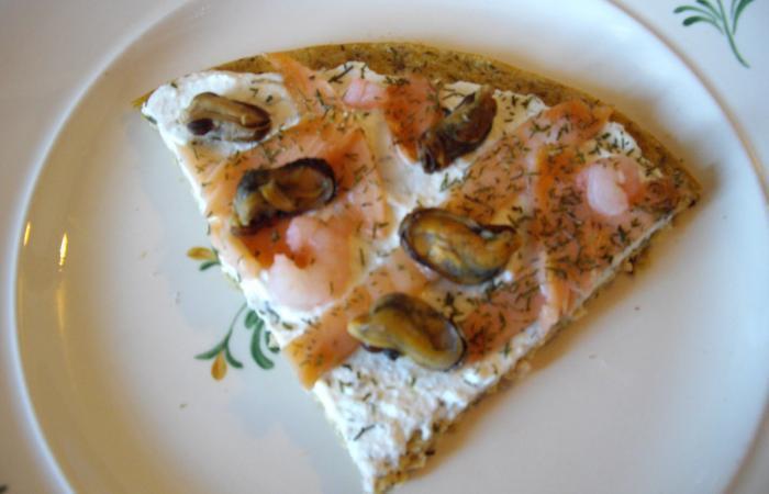 Régime Dukan (recette minceur) : Pizza Saumon Fumé et Fruits de Mer #dukan https://www.proteinaute.com/recette-pizza-saumon-fume-et-fruits-de-mer-1110.html