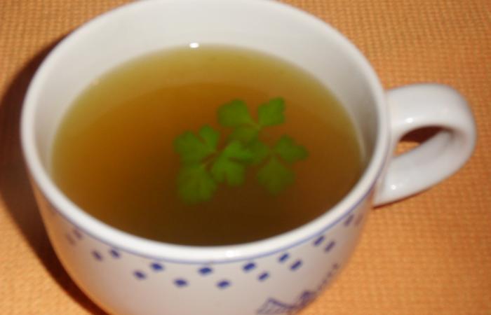 R�gime Dukan (recette minceur) : Bouillon drainant #dukan https://www.proteinaute.com/recette-bouillon-drainant-11233.html