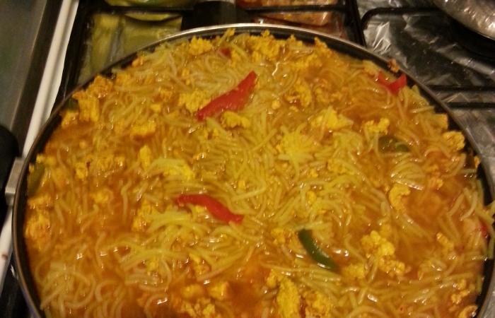 Régime Dukan (recette minceur) : Paella ou fideua au poulet #dukan https://www.proteinaute.com/recette-paella-ou-fideua-au-poulet-11311.html