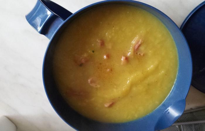 Régime Dukan (recette minceur) : Soupe de navets au curry #dukan https://www.proteinaute.com/recette-soupe-de-navets-au-curry-11325.html