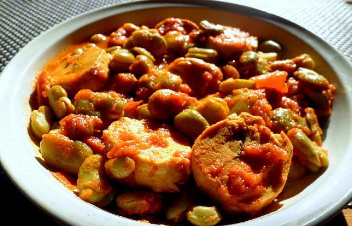 Régime Dukan (recette minceur) : Poulet cendré aux fèves sauce curry rouge #dukan https://www.proteinaute.com/recette-poulet-cendre-aux-feves-sauce-curry-rouge-11369.html