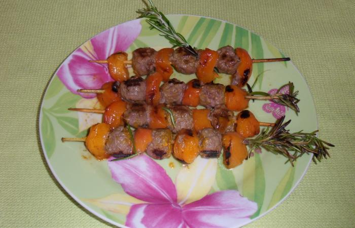 R�gime Dukan (recette minceur) : Brochette de boeuf et abricots #dukan https://www.proteinaute.com/recette-brochette-de-boeuf-et-abricots-11515.html