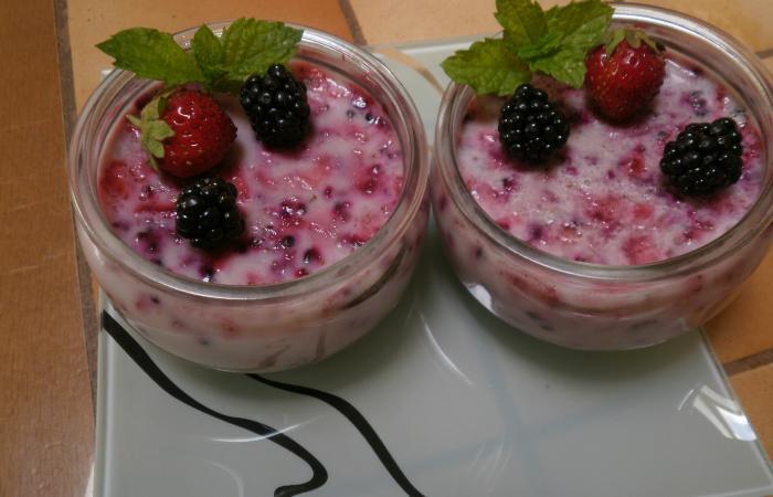 Régime Dukan (recette minceur) : Panna cota mûre fraise #dukan https://www.proteinaute.com/recette-panna-cota-mure-fraise-11595.html