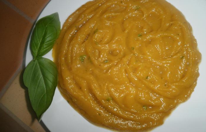 Régime Dukan (recette minceur) : Soupe basilic #dukan https://www.proteinaute.com/recette-soupe-basilic-11675.html