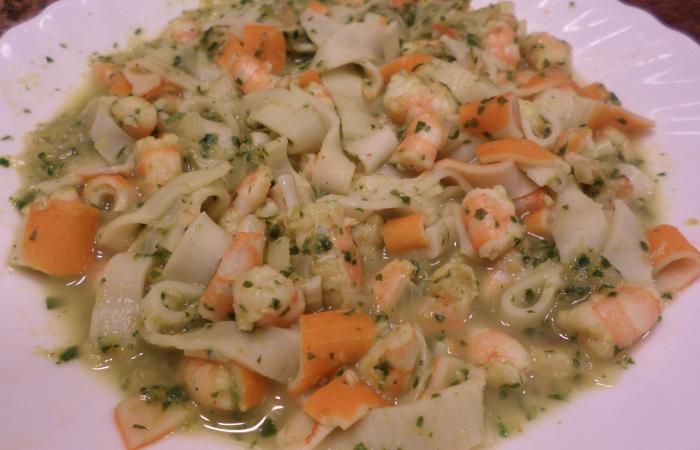 Régime Dukan (recette minceur) : Tagliatelles de surimi aux crevettes #dukan https://www.proteinaute.com/recette-tagliatelles-de-surimi-aux-crevettes-11962.html
