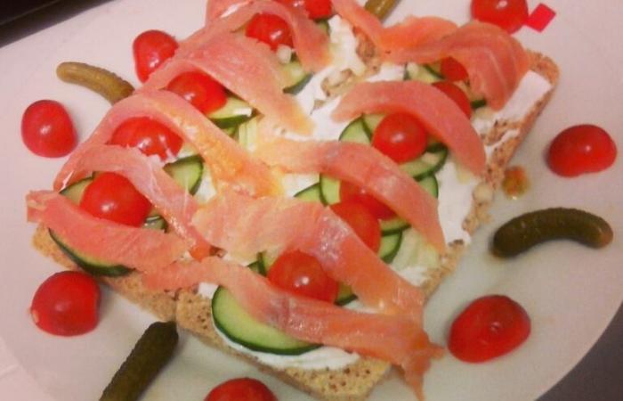 R�gime Dukan (recette minceur) : Tartine fraicheur, saumon fum� et crudit�s #dukan https://www.proteinaute.com/recette-tartine-fraicheur-saumon-fume-et-crudites-11979.html