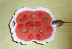 Photo Dukan Soupe de fraises à la rhubarbe