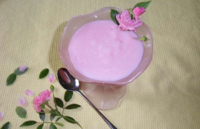 Régime Dukan (recette minceur) : Crème à la rose #dukan https://www.proteinaute.com/recette-creme-a-la-rose-12076.html