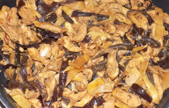 Régime Dukan (recette minceur) : Poêlée asiatique #dukan https://www.proteinaute.com/recette-poelee-asiatique-12088.html
