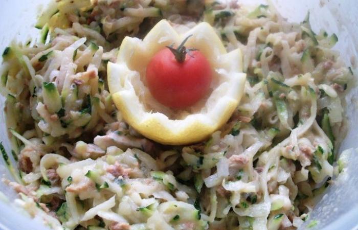 Rgime Dukan (recette minceur) : Salade de courgette crue au thon #dukan https://www.proteinaute.com/recette-salade-de-courgette-crue-au-thon-1218.html