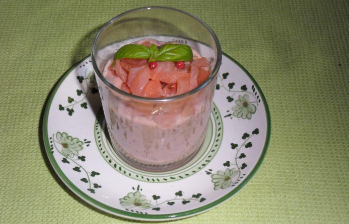 Régime Dukan (recette minceur) : Verrine de figue fraîche au saumon #dukan https://www.proteinaute.com/recette-verrine-de-figue-fraiche-au-saumon-12269.html