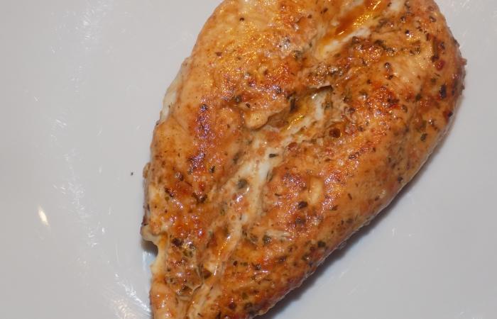 R�gime Dukan (recette minceur) : Poulet en papillote fa�on maggi 'tomate basilic'  #dukan https://www.proteinaute.com/recette-poulet-en-papillote-facon-maggi-tomate-basilic-12359.html
