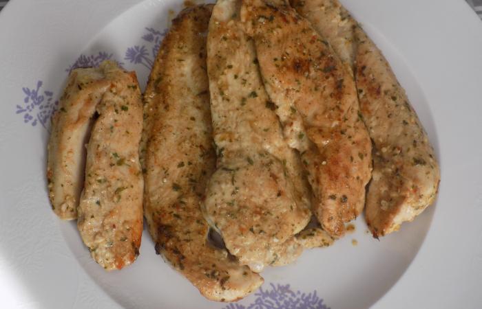 R�gime Dukan (recette minceur) : Poulet en papillote 'ail' fa�on maggi  #dukan https://www.proteinaute.com/recette-poulet-en-papillote-ail-facon-maggi-12390.html