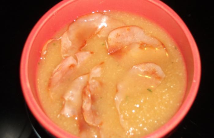 Régime Dukan (recette minceur) : Velouté de céleri au bacon #dukan https://www.proteinaute.com/recette-veloute-de-celeri-au-bacon-12409.html