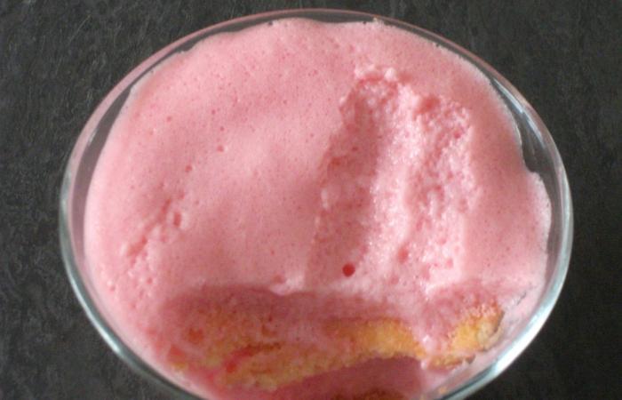 Régime Dukan (recette minceur) : Mousse à la fraise  #dukan https://www.proteinaute.com/recette-mousse-a-la-fraise-12446.html