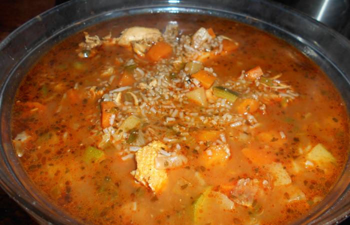 Régime Dukan (recette minceur) : Chorba au poulet #dukan https://www.proteinaute.com/recette-chorba-au-poulet-12638.html