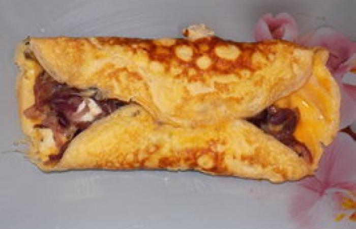 Régime Dukan (recette minceur) : Omelette aux oignons rouges et brousse #dukan https://www.proteinaute.com/recette-omelette-aux-oignons-rouges-et-brousse-12687.html