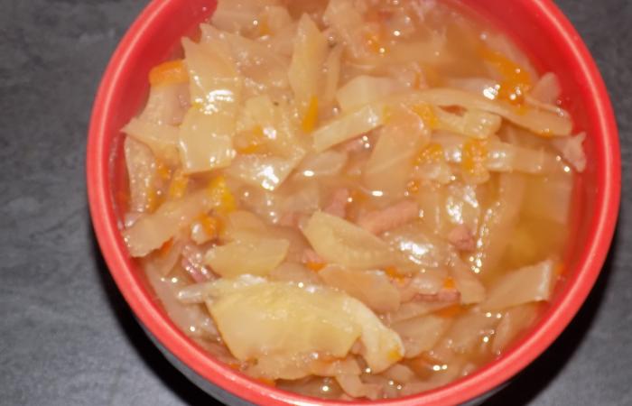 Rgime Dukan (recette minceur) : Chou'pe au poulet (soupe au chou!)  #dukan https://www.proteinaute.com/recette-chou-pe-au-poulet-soupe-au-chou-12766.html
