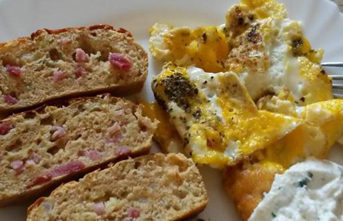 Régime Dukan (recette minceur) : Cake salé aux lardons #dukan https://www.proteinaute.com/recette-cake-sale-aux-lardons-12785.html