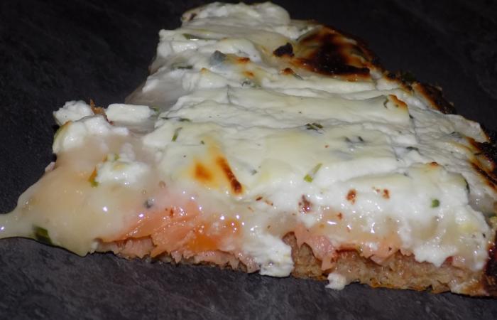 Rgime Dukan (recette minceur) : Pizza au saumon fum #dukan https://www.proteinaute.com/recette-pizza-au-saumon-fume-12900.html