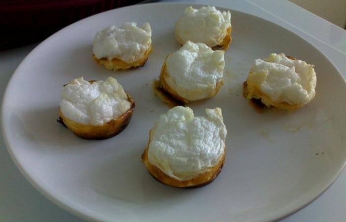 Régime Dukan (recette minceur) : Crème au citron meringuée #dukan https://www.proteinaute.com/recette-creme-au-citron-meringuee-1305.html