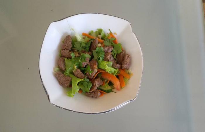 Régime Dukan (recette minceur) : Salade de boeuf epicée à la thai #dukan https://www.proteinaute.com/recette-salade-de-boeuf-epicee-a-la-thai-13209.html