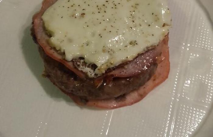 Steak hach� garni