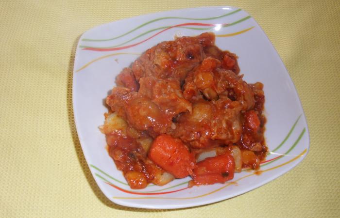 Régime Dukan (recette minceur) : Queue de veau à la tomate #dukan https://www.proteinaute.com/recette-queue-de-veau-a-la-tomate-13501.html