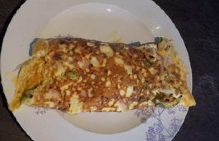 Rgime Dukan (recette minceur) : Omelette courgette poulet chvre #dukan https://www.proteinaute.com/recette-omelette-courgette-poulet-chevre-13507.html