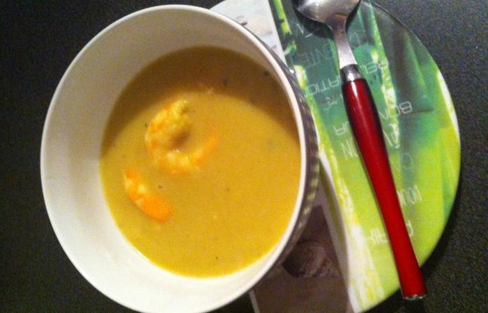 Régime Dukan (recette minceur) : Crème de chou-fleur épicée aux crevettes 'thermomix' #dukan https://www.proteinaute.com/recette-creme-de-chou-fleur-epicee-aux-crevettes-thermomix-13565.html