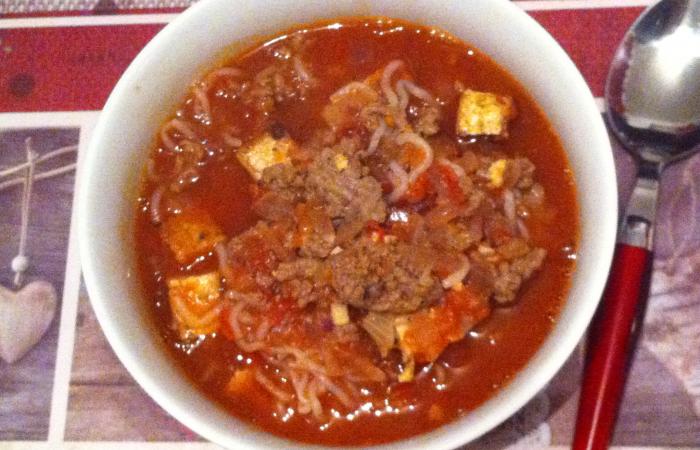 Rgime Dukan (recette minceur) : Soupe pice 'tomate et boeuf' #dukan https://www.proteinaute.com/recette-soupe-epicee-tomate-et-boeuf-13567.html