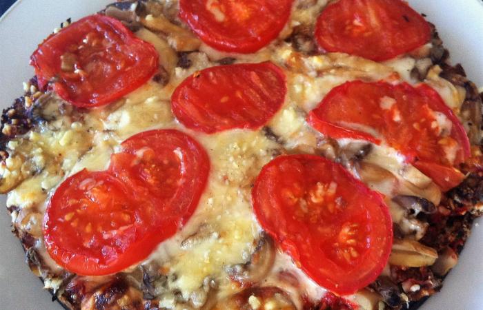 Régime Dukan (recette minceur) : Pizza viande hachée, tomate et fromage sans pâte  #dukan https://www.proteinaute.com/recette-pizza-viande-hachee-tomate-et-fromage-sans-pate-13846.html