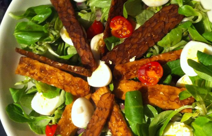 Régime Dukan (recette minceur) : Salade de mâche, oeufs de cailles et tempeh snacké  #dukan https://www.proteinaute.com/recette-salade-de-mache-oeufs-de-cailles-et-tempeh-snacke-13867.html