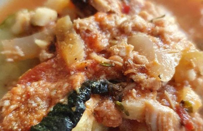 Rgime Dukan (recette minceur) : Tian courgettes - tomates - thon #dukan https://www.proteinaute.com/recette-tian-courgettes-tomates-thon-14065.html