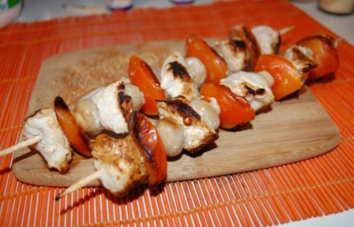 Régime Dukan (recette minceur) : Brochettes de poulet mariné aux épices #dukan https://www.proteinaute.com/recette-brochettes-de-poulet-marine-aux-epices-1460.html