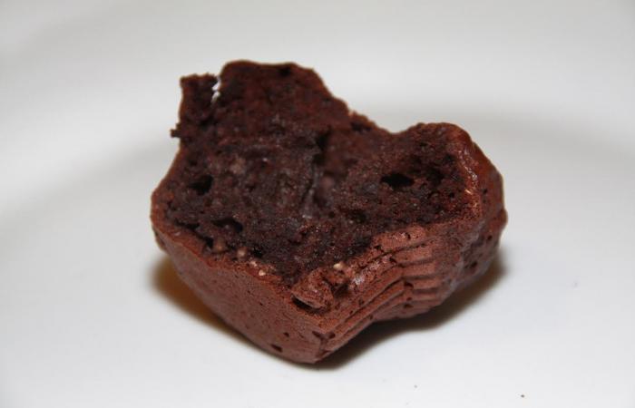 Régime Dukan (recette minceur) : Fondant au chocolat miam miam  #dukan https://www.proteinaute.com/recette-fondant-au-chocolat-miam-miam-1703.html