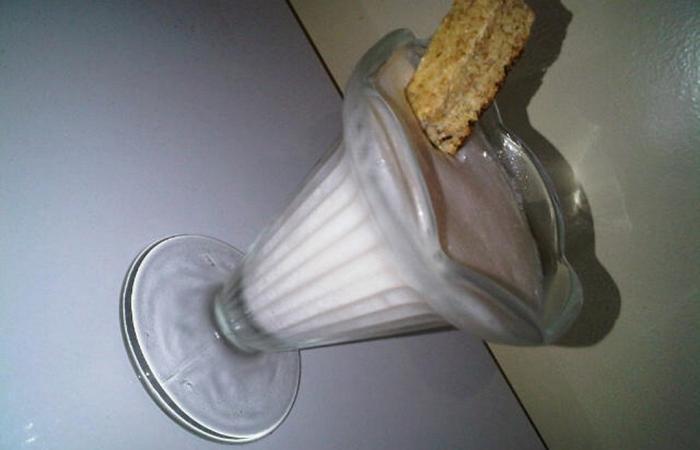 Régime Dukan (recette minceur) : Mousse à la fraise #dukan https://www.proteinaute.com/recette-mousse-a-la-fraise-1758.html