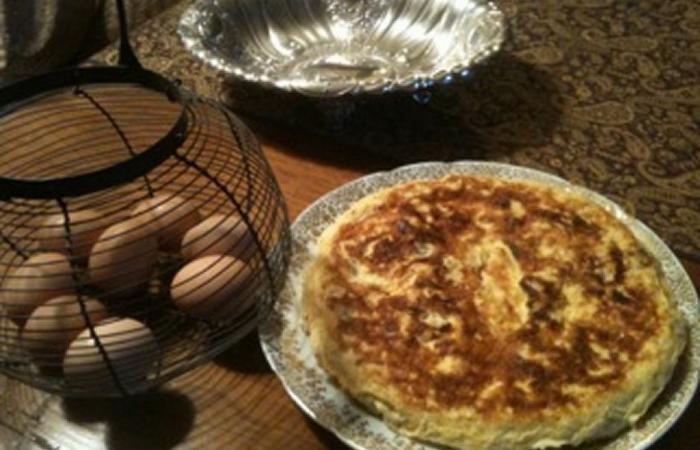 Régime Dukan (recette minceur) : Omelette succulente aux blancs de poulet et oignons #dukan https://www.proteinaute.com/recette-omelette-succulente-aux-blancs-de-poulet-et-oignons-1916.html