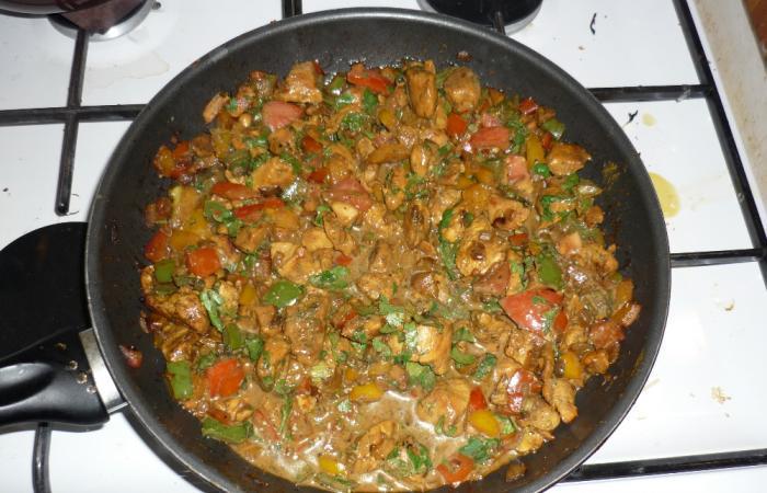 Rgime Dukan (recette minceur) : Curry de poulet multicolore #dukan https://www.proteinaute.com/recette-curry-de-poulet-multicolore-249.html