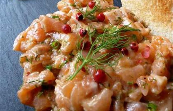 R�gime Dukan (recette minceur) : Tartare de saumon aux baies rouges #dukan https://www.proteinaute.com/recette-tartare-de-saumon-aux-baies-rouges-2555.html
