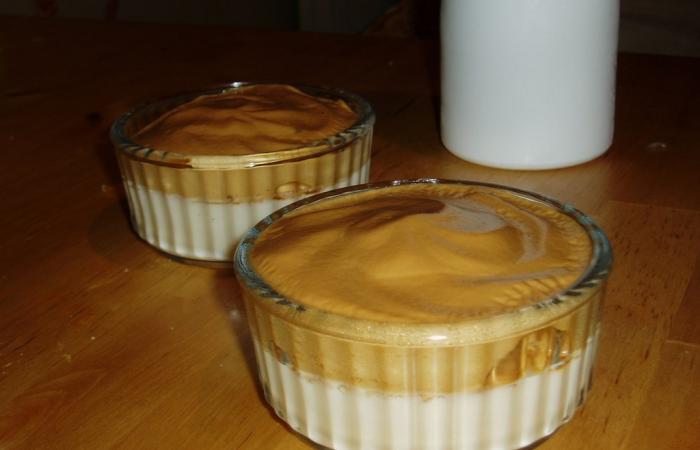 Régime Dukan (recette minceur) : Espuma de café sur bioflan vanille #dukan https://www.proteinaute.com/recette-espuma-de-cafe-sur-bioflan-vanille-2753.html