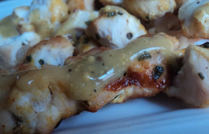 R�gime Dukan (recette minceur) : Brochette de poulet � la moutarde #dukan https://www.proteinaute.com/recette-brochette-de-poulet-a-la-moutarde-2772.html
