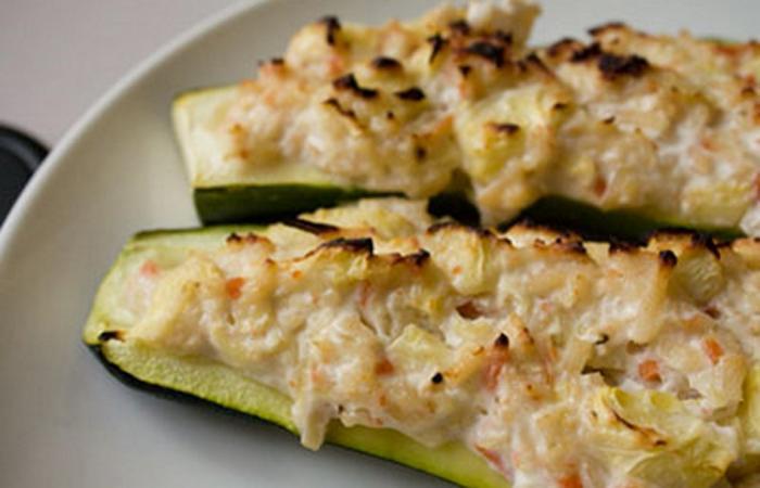 R�gime Dukan (recette minceur) : Courgettes farcies aux surimis #dukan https://www.proteinaute.com/recette-courgettes-farcies-aux-surimis-2779.html