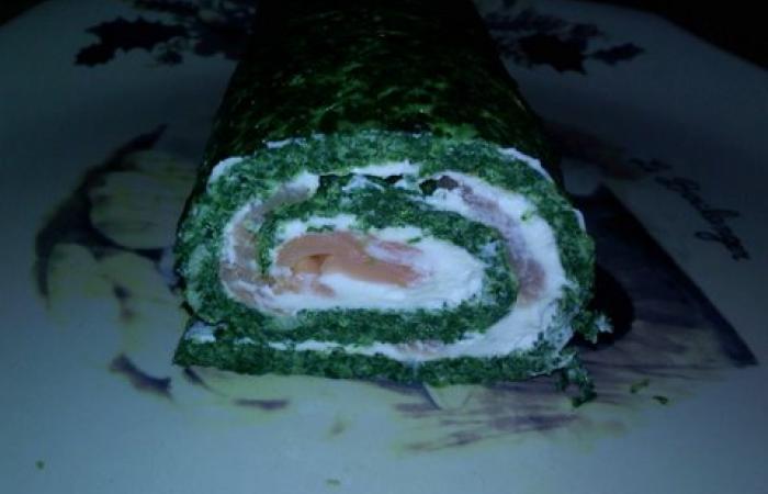 R�gime Dukan (recette minceur) : Roul� au saumon fum�/�pinards sans tol�r�  #dukan https://www.proteinaute.com/recette-roule-au-saumon-fume-epinards-sans-tolere-3089.html