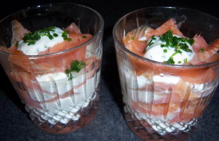 Régime Dukan (recette minceur) : Tiramisu au saumon fumé #dukan https://www.proteinaute.com/recette-tiramisu-au-saumon-fume-3390.html
